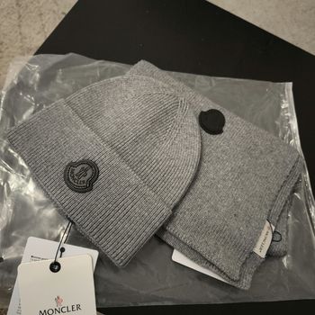 Bonnet écharpe Moncler taille unique 