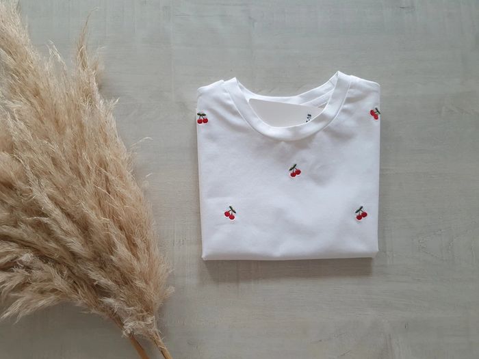 Tee-shirt cerises Taille 10ans - photo numéro 3