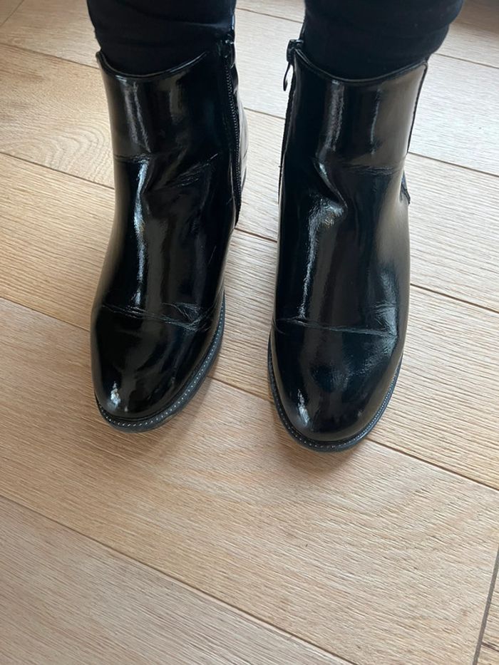 Vends bottines vernis noir philov de chaussea taille 38 état satisfaisant