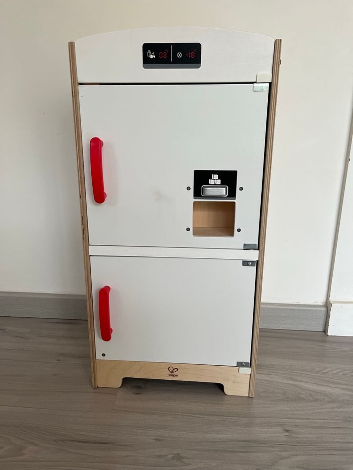 Frigo congélateur en bois Hape jouet d’imitation