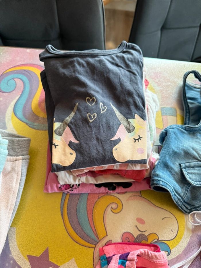 Lot vêtements fille 4 ans - photo numéro 7