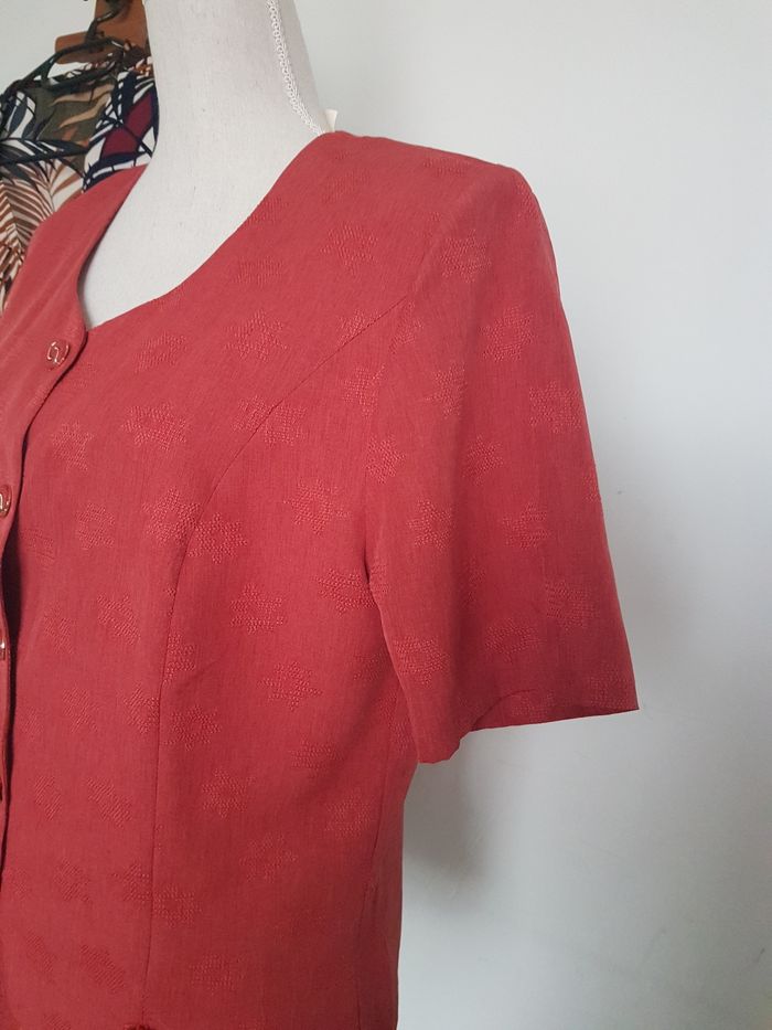 Veste femme vintage rouge. Jeanne Rafal Paris. 54cm aux aisselles, 65cm de haut. - photo numéro 3