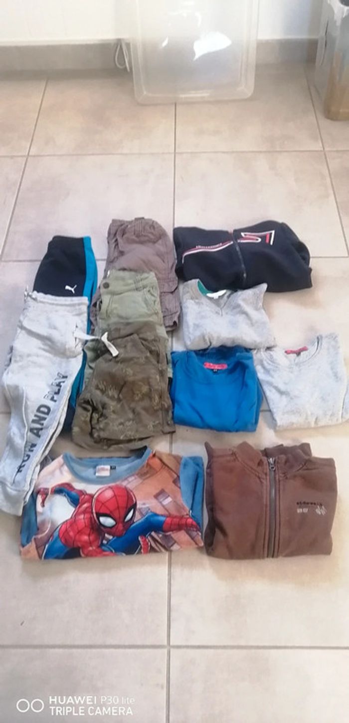 Lots de vêtements 4ans - photo numéro 2