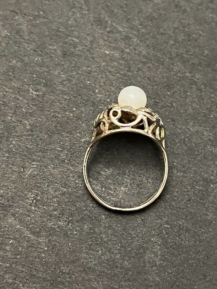 Jolie bague en argent massif ciselé avec pierre blanche T. 54 femme TBE - photo numéro 6