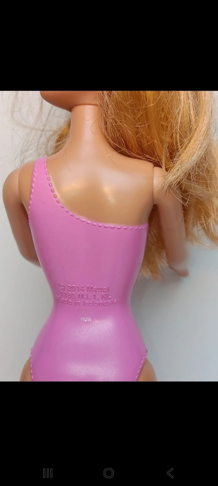 Poupée mattel Barbie Water Play CFF12
Poupée et ensemble compris - photo numéro 5