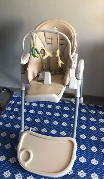 Chaise haute de bébé