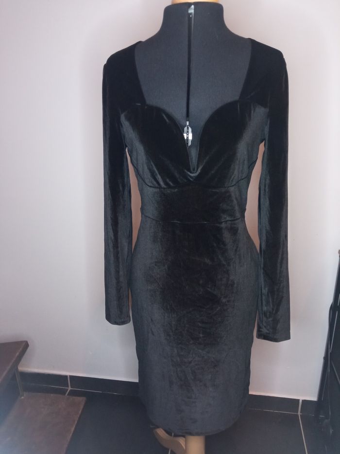 Robe de soirée en velours - photo numéro 4