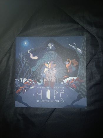 Livre HOPE un souffle d espoir pur
