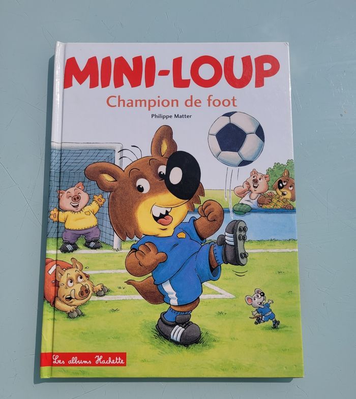 Livre Mini-Loup, tome 7 🥅 Mini-loup champion de foot 🥅 - photo numéro 2
