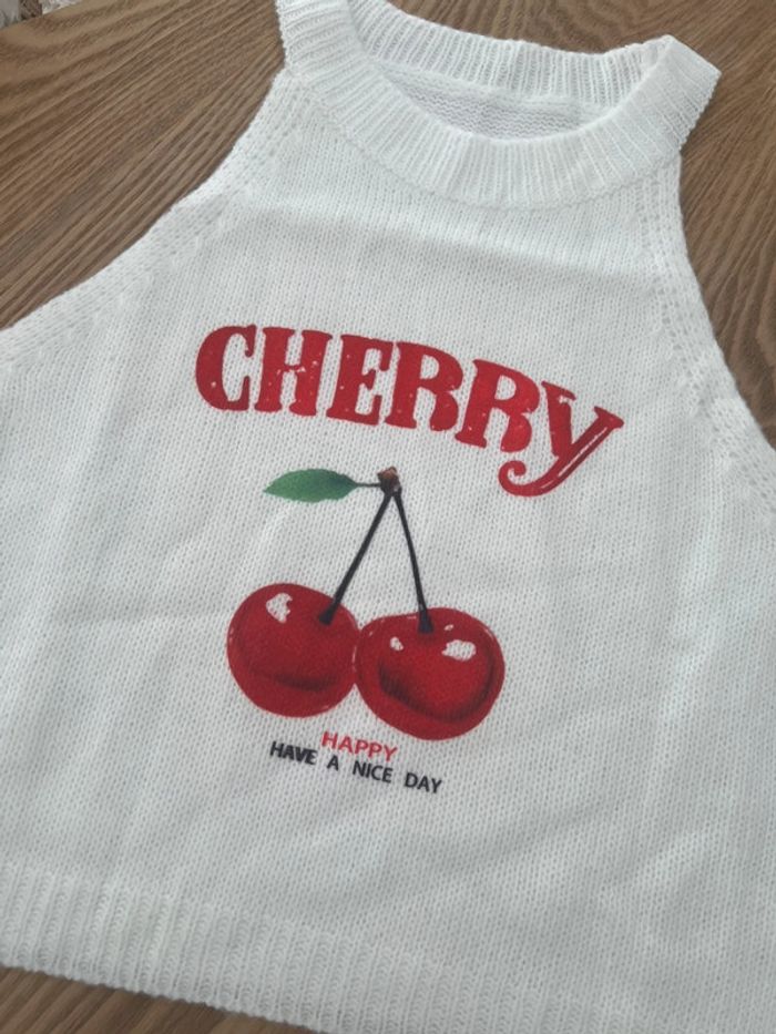 Top court en maille cherry - photo numéro 2