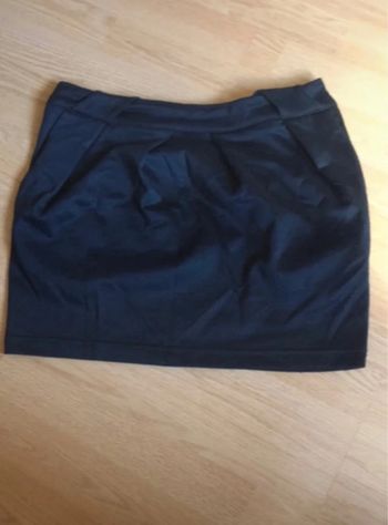 Jupe courte noire taille 42 comme une femme