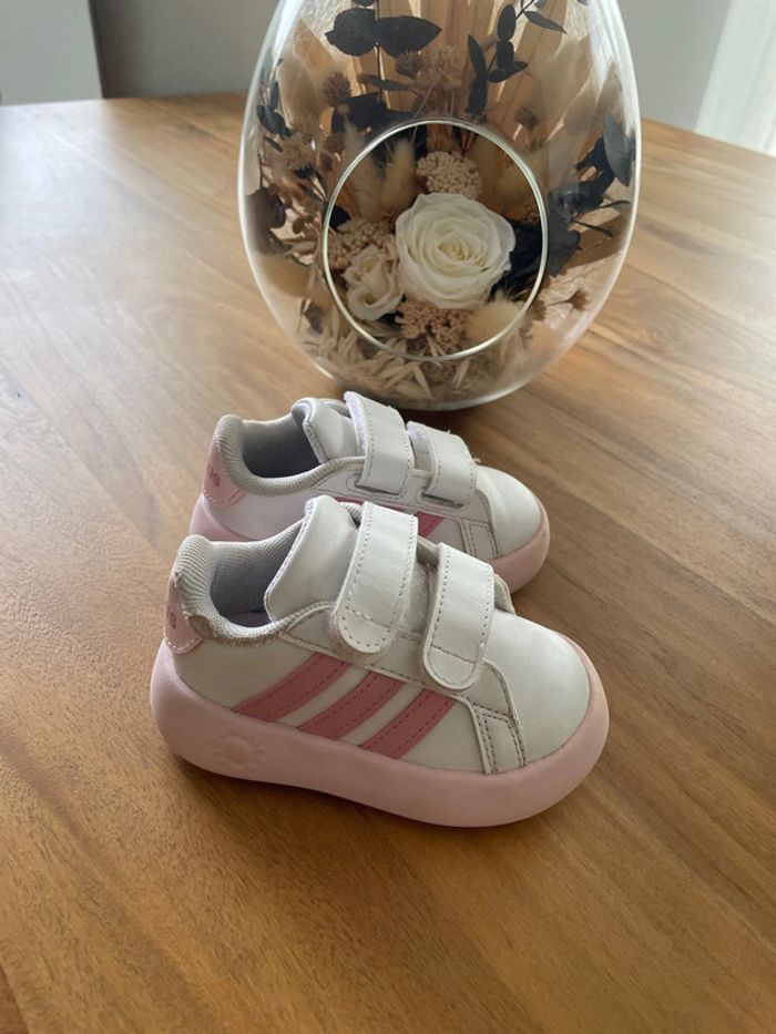 Basket adidas grand court blanche et rose T.20 - photo numéro 2