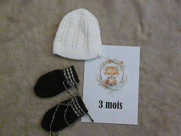Lot bonnet + moufles fait main 3 mois