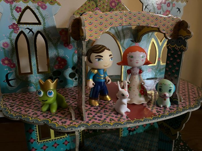 Château et personnages Djeco - photo numéro 2