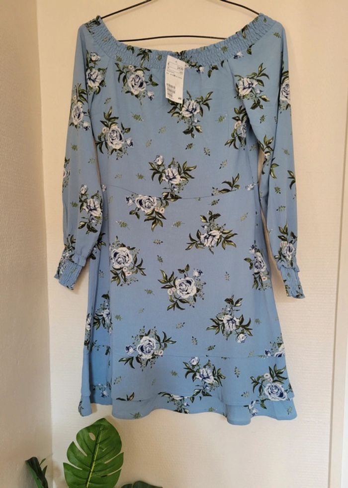Robe bleue ciel fleurie - photo numéro 7