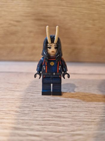 Figurine type lego Mantis les gardiens de la galaxie Marvel