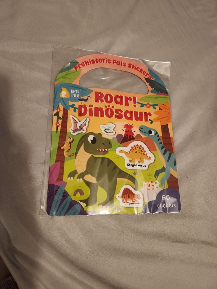 Livre gommettes dinosaure reutilisables