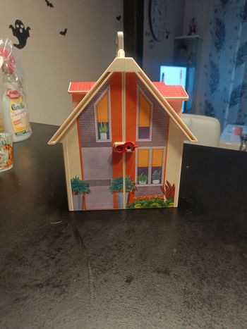 Maison playmobil portative