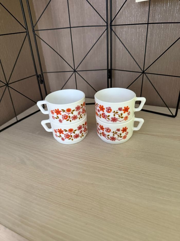 Lot de 4 tasses Arcopal modèle Scania - photo numéro 3