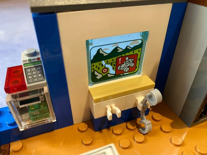 Lego junior city 10751 La course-poursuite à la montagne - photo numéro 5