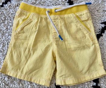 Short à rayures jaune et blanc taille 3 ans obaibi