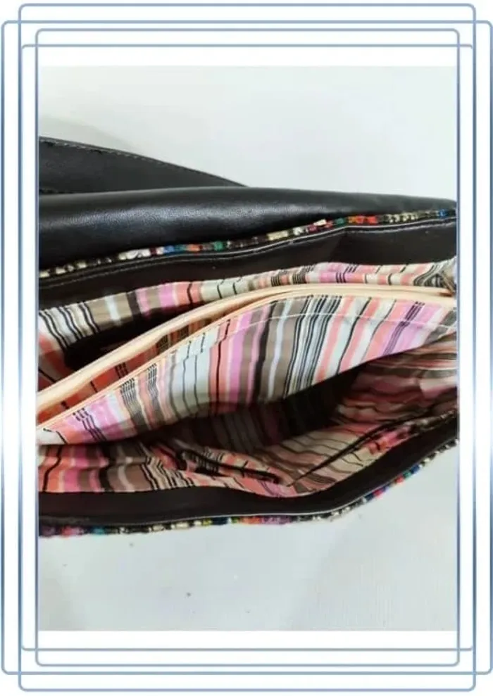 Sac à bandoulière multicolore Prestigio, quelques traces d'usures 37x24cm, - photo numéro 4