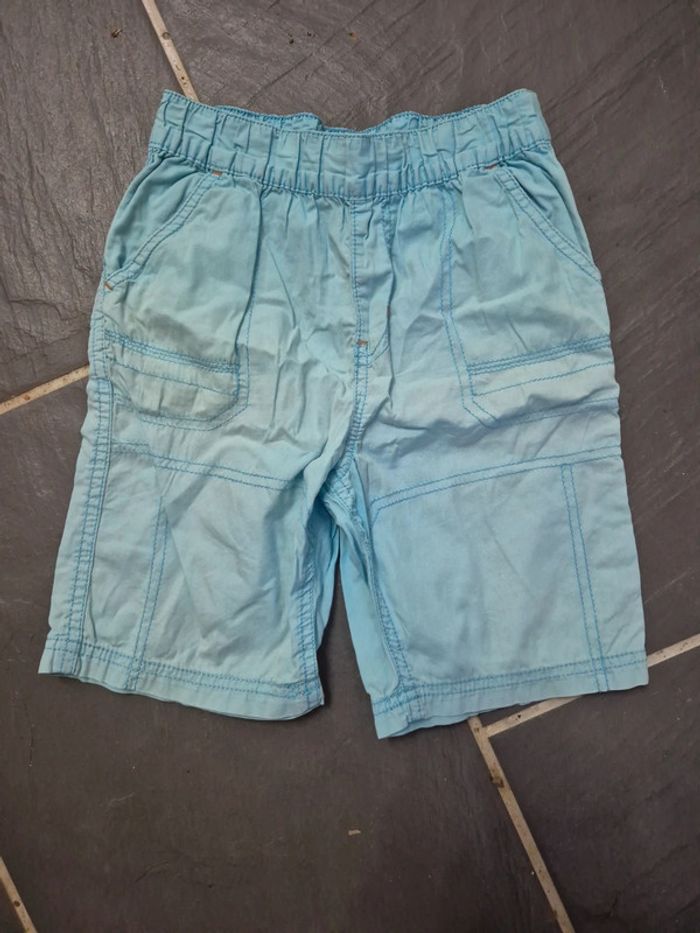 Short bleu