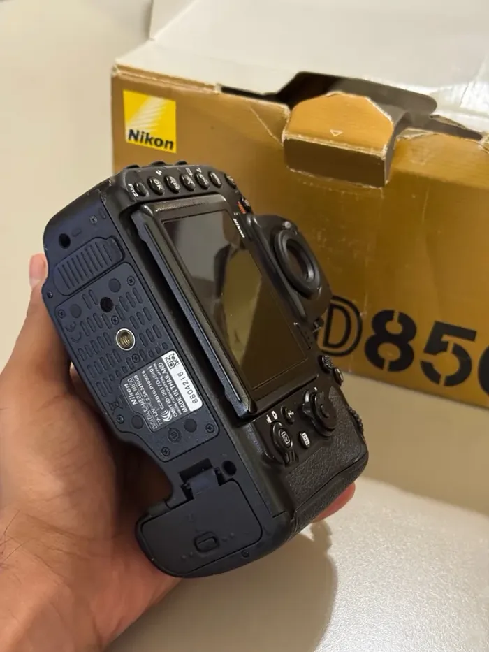 Nikon · Noir