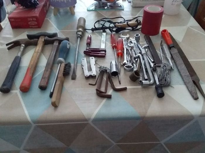 Caisse avec les outils - photo numéro 3