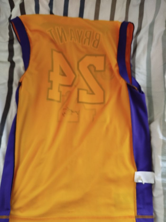 Maillot signé par Kobe Bryant Los Angeles Lakers - photo numéro 6