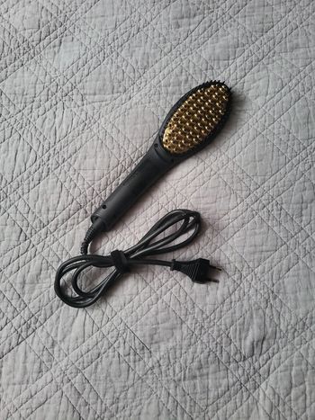 Brosse chauffante noire