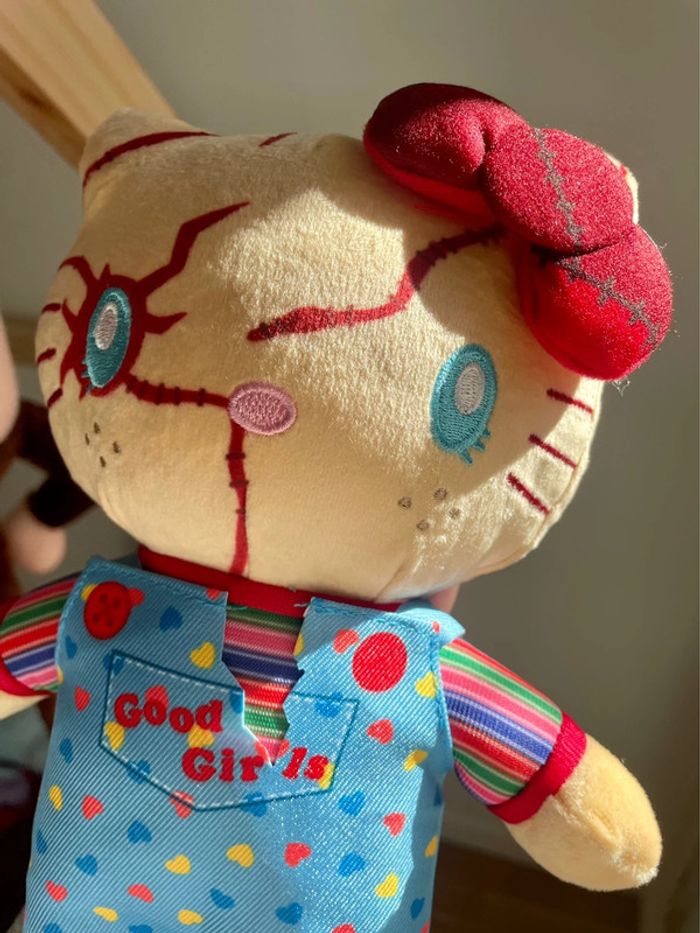 Peluche Sanrio Hello Kitty x CHUCKY - photo numéro 10