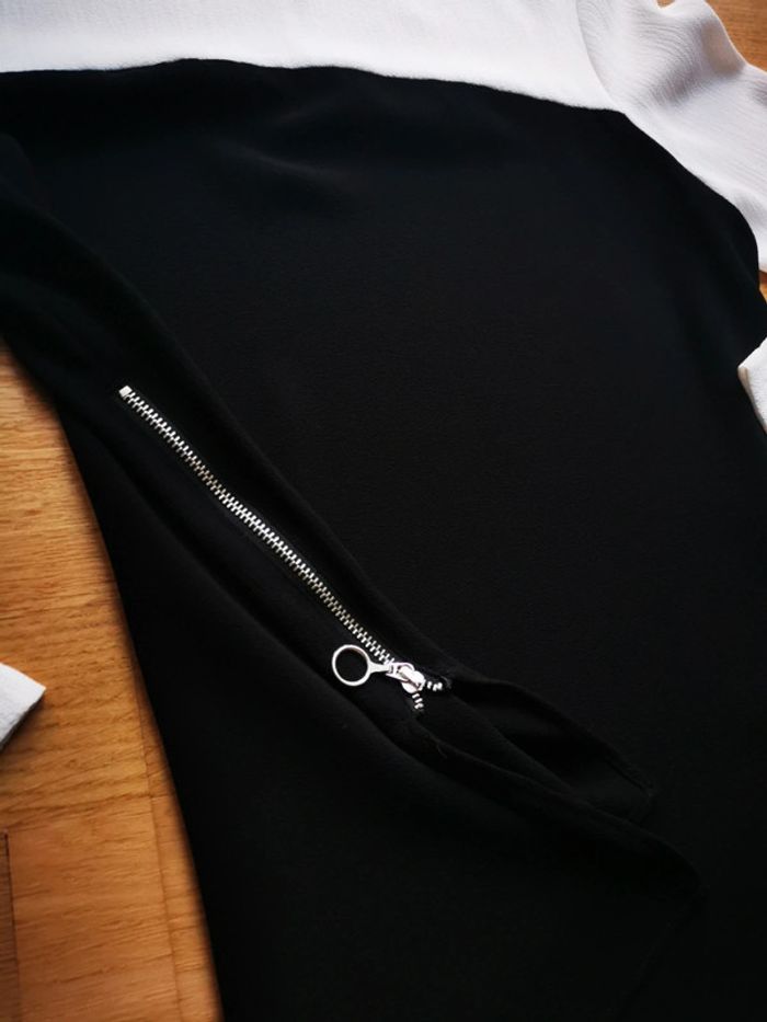 Tee-shirt blouse noir et blanc - photo numéro 3