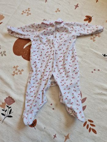 Grenouillère fille 9 mois.