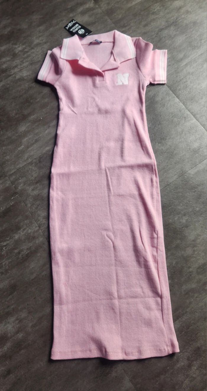 Robe rose et blanc