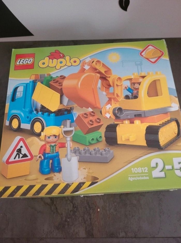 Le camion et la pelleteuse lego duplo - photo numéro 2
