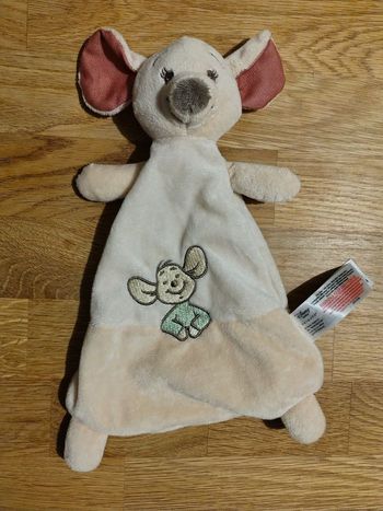 Doudou en peluche Maman gourou Disney baby neuf 