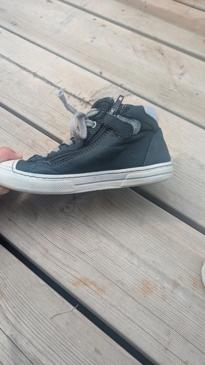 Chaussures taille 28 - photo numéro 3