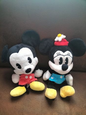 2 peluches Mickey et minnie