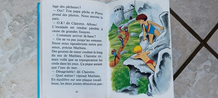 Livre le château des vacances. Edition Hemma - photo numéro 5