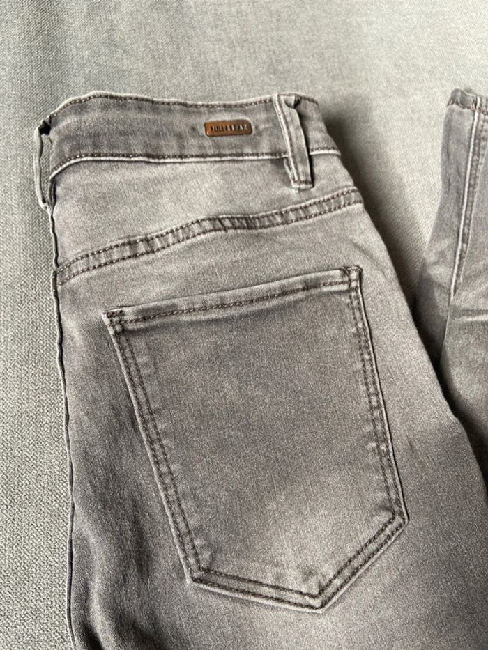 Jeans Pull & Bear gris - photo numéro 2