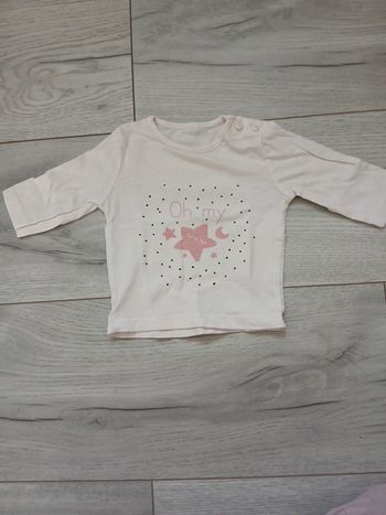 T-shirt manches longues ~ 1 mois