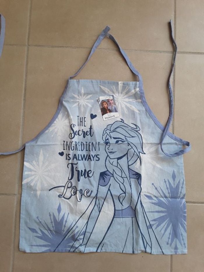 Tablier Elsa FROZEN II NEUF
