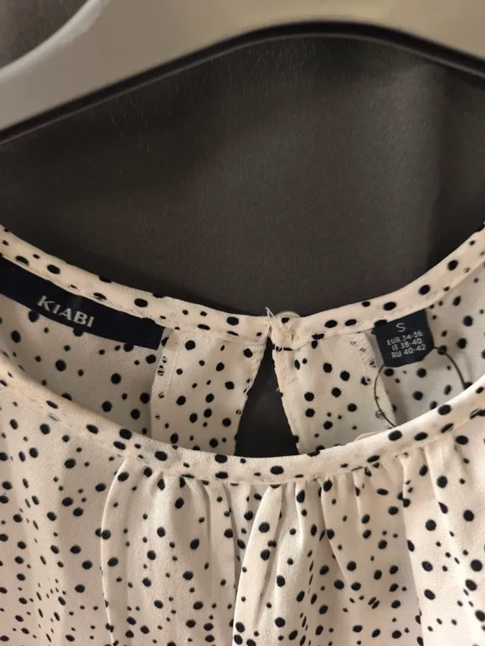 23862 blouse blanche pois noir femme S kiabi - photo numéro 3