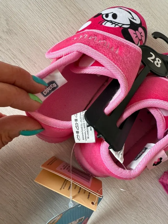 Chaussons chicco 28 Minnie neufs - photo numéro 3