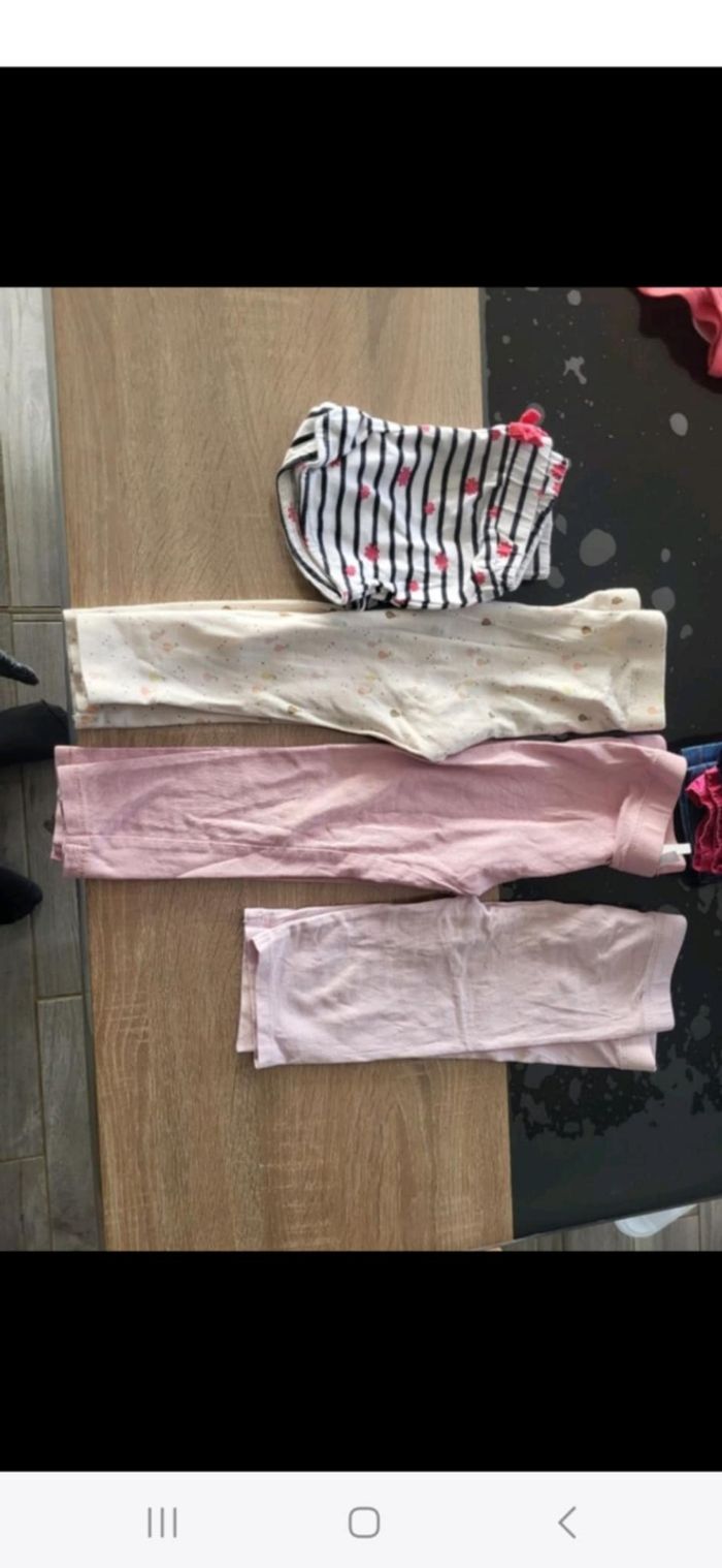 Lot 2 ans pantalons t shirts - photo numéro 6