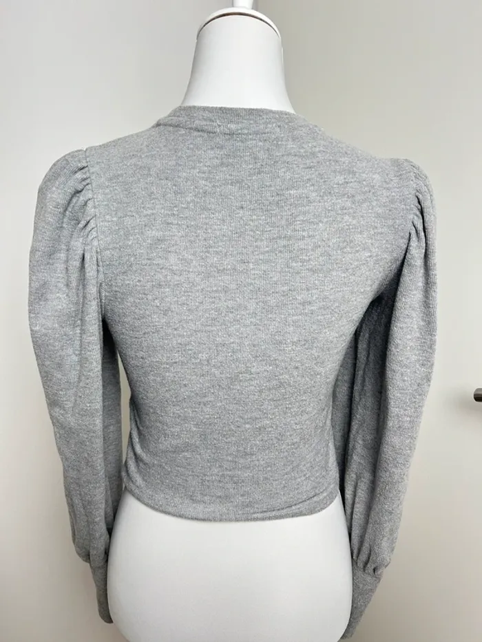 Pull gris manches longues vintage Bershka épaule bouffante avec perles taille S - photo numéro 2