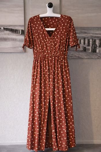 Robe à pois couleur rouille avec fente – légère et élégante,Kiabi