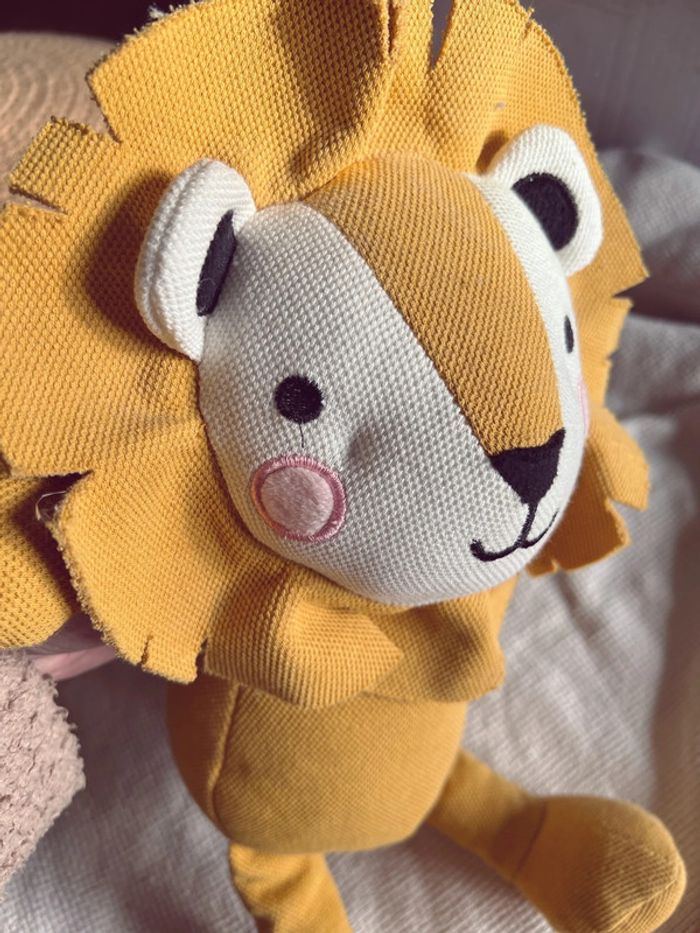 Peluche tissu lion déco jungle savane - photo numéro 3