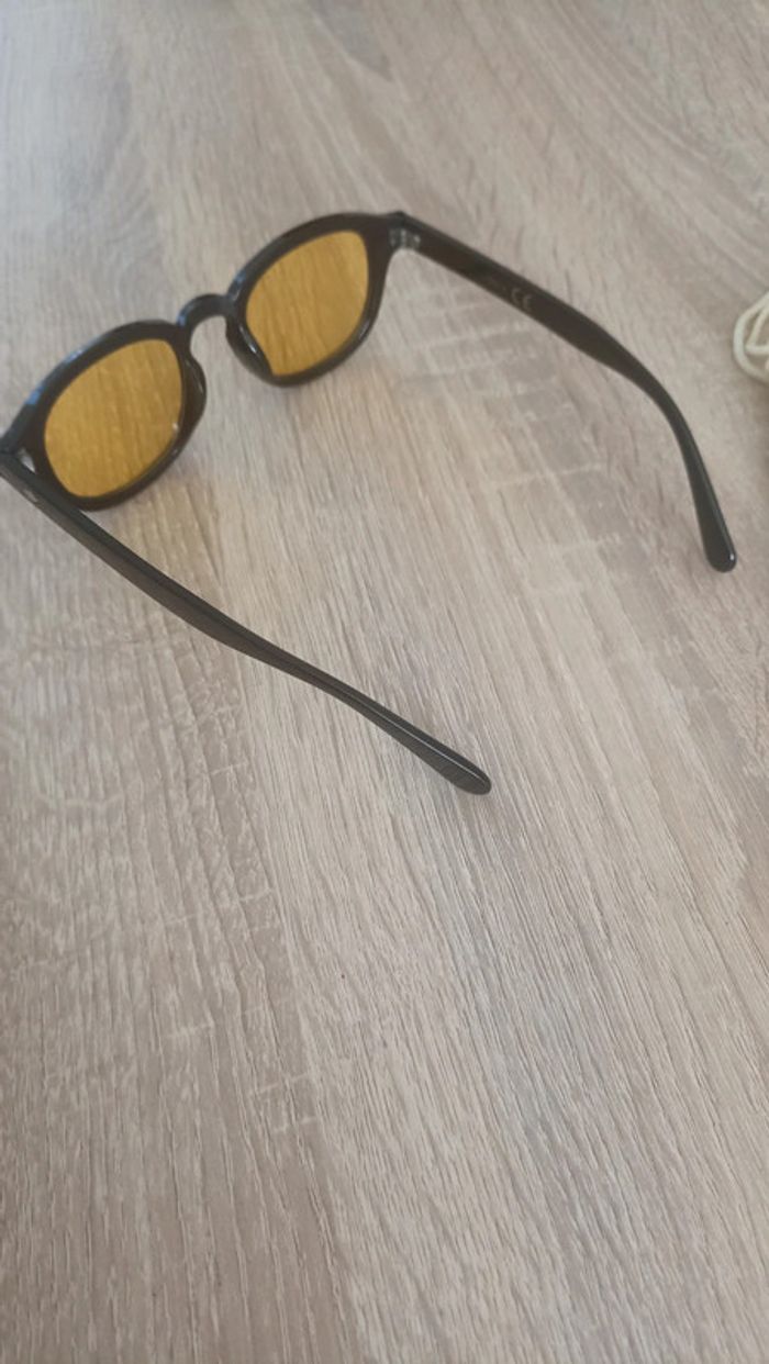 Lunettes jaunes - photo numéro 2